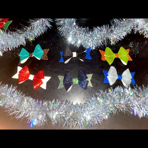 hand made Hair bow on alligator clips - Picture 1 of 3